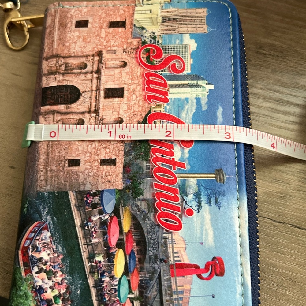 NWT San Antonio Souvenir Wallet San Antonio Souvenir Wallet Wristlet - Picture 3 of 11